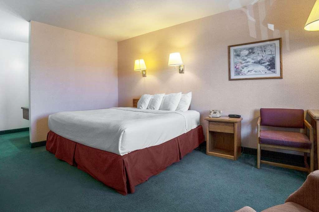 Rodeway Inn Whitehall Номер фото