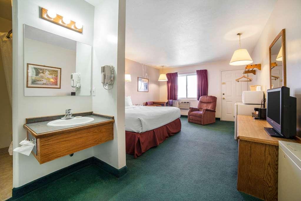 Rodeway Inn Whitehall Номер фото