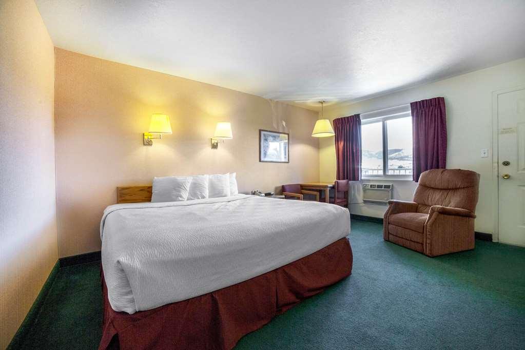 Rodeway Inn Whitehall Номер фото