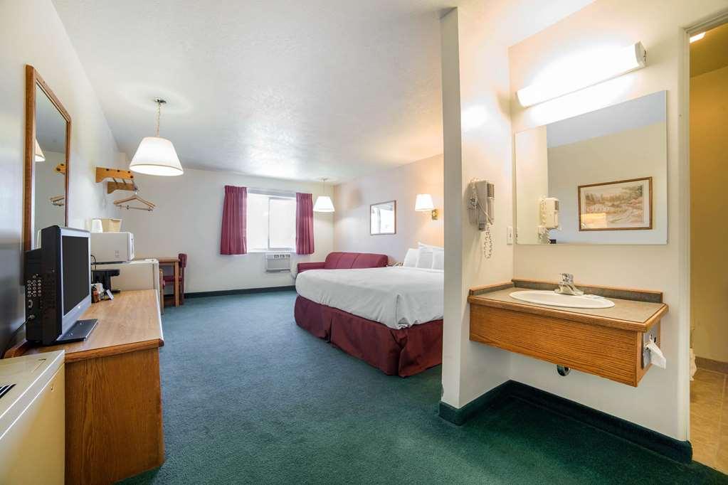 Rodeway Inn Whitehall Номер фото