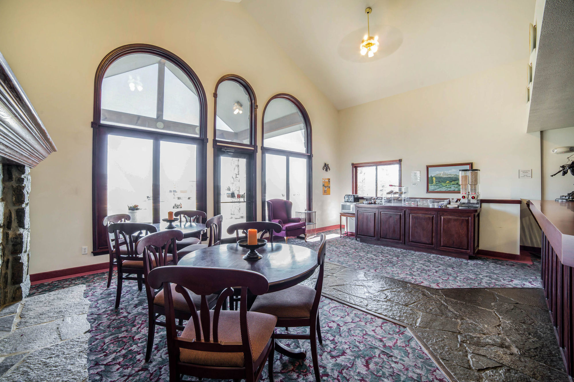 Rodeway Inn Whitehall Зручності фото