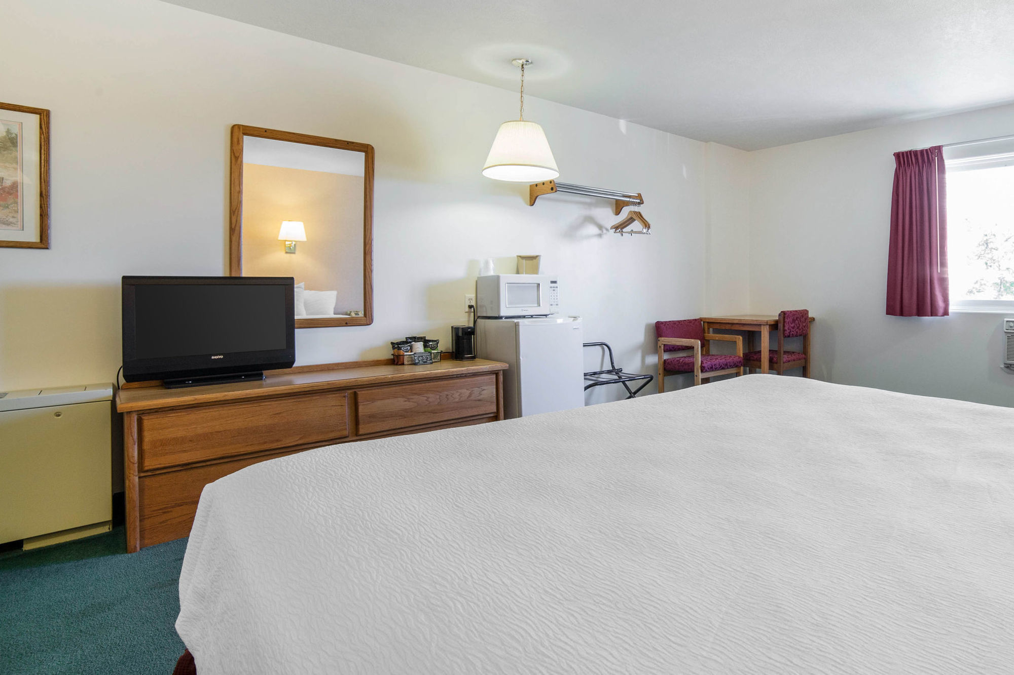 Rodeway Inn Whitehall Номер фото